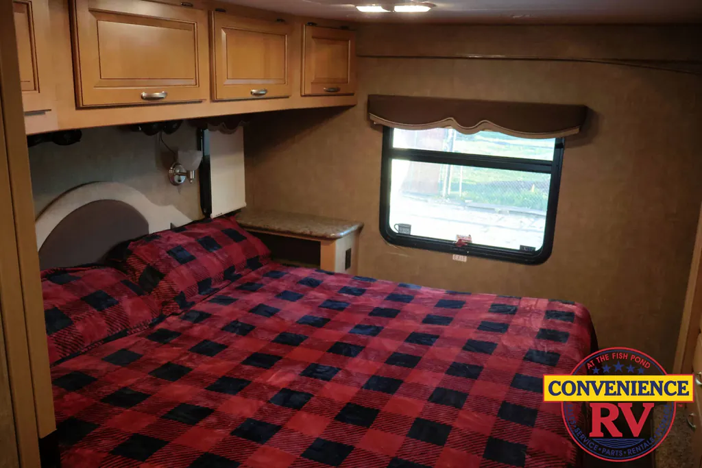 2015 Thor Motor Coach Four Winds 33SW, Photos photo 7