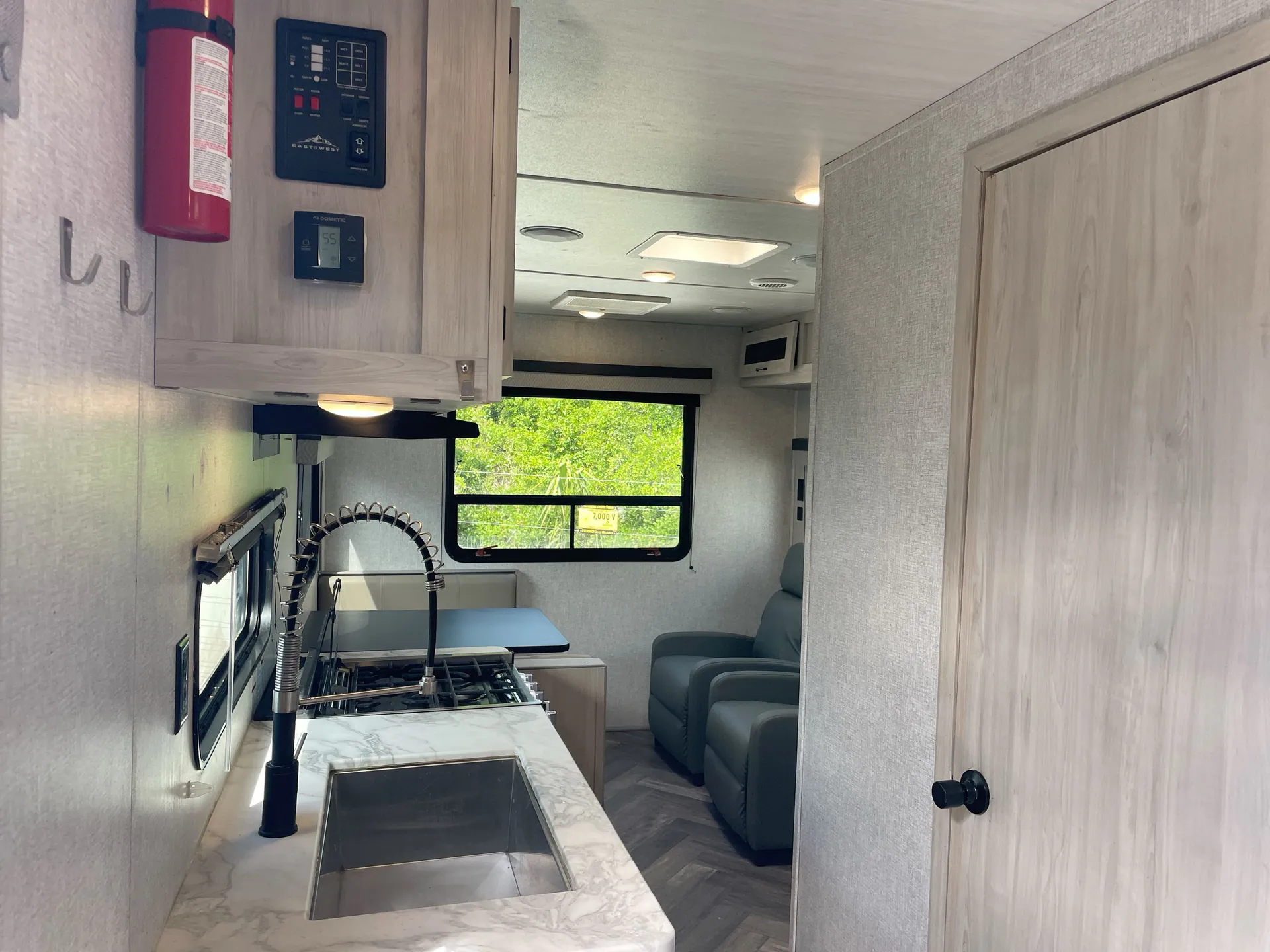 2022 East to West Della Terra 200RD — living area main