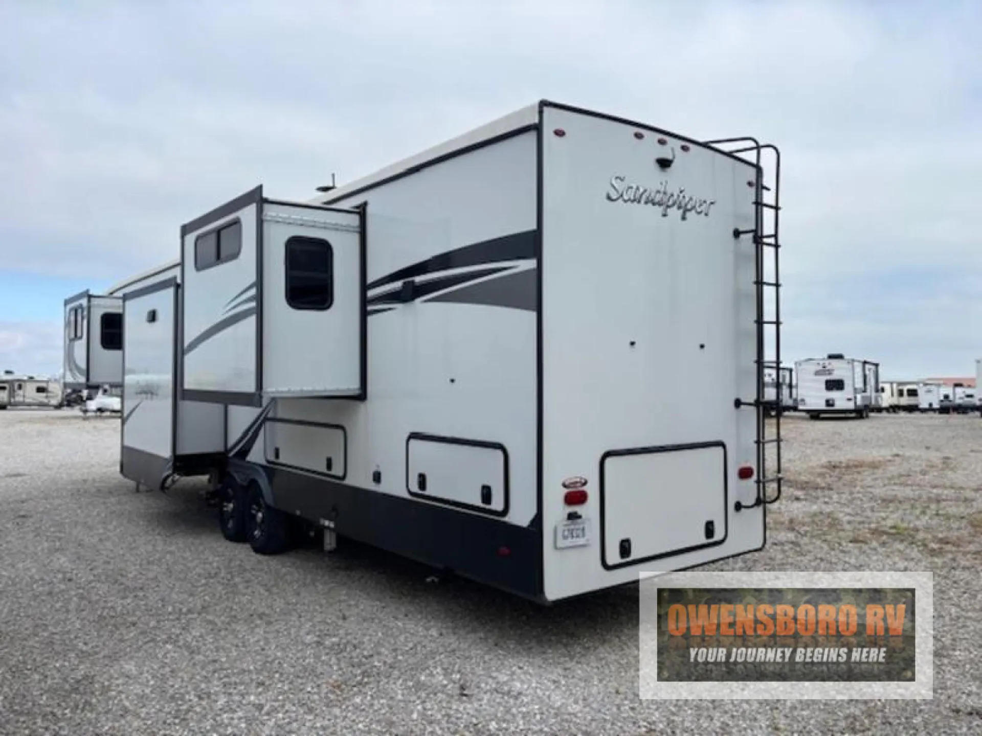 2022 Forest River Sandpiper Luxury 391FLRB - Photo 4