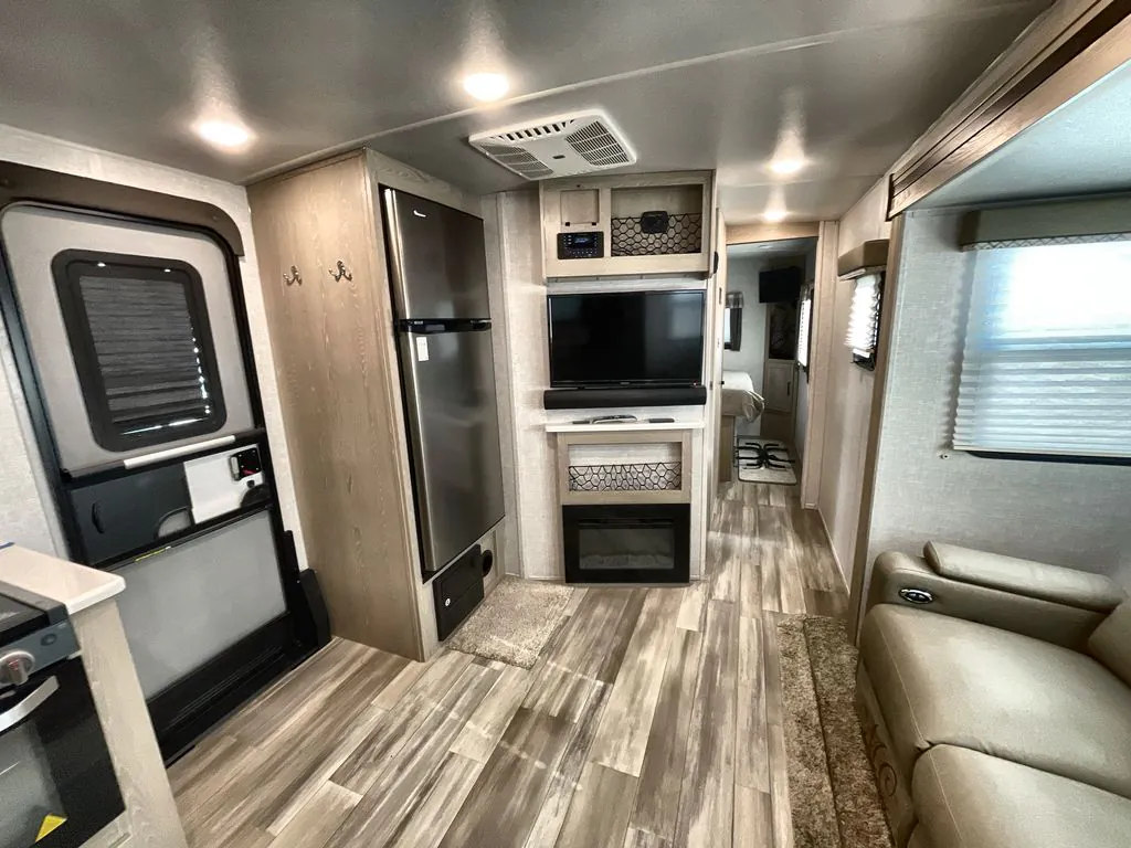 2021 Forest River Flagstaff Micro Lite 25FKS, Photos photo 27