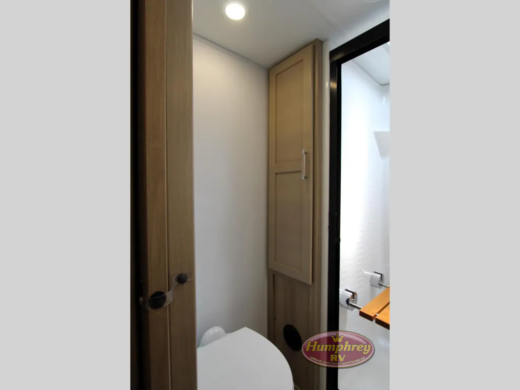 2025 Keystone Raptor 415, Photos photo 28