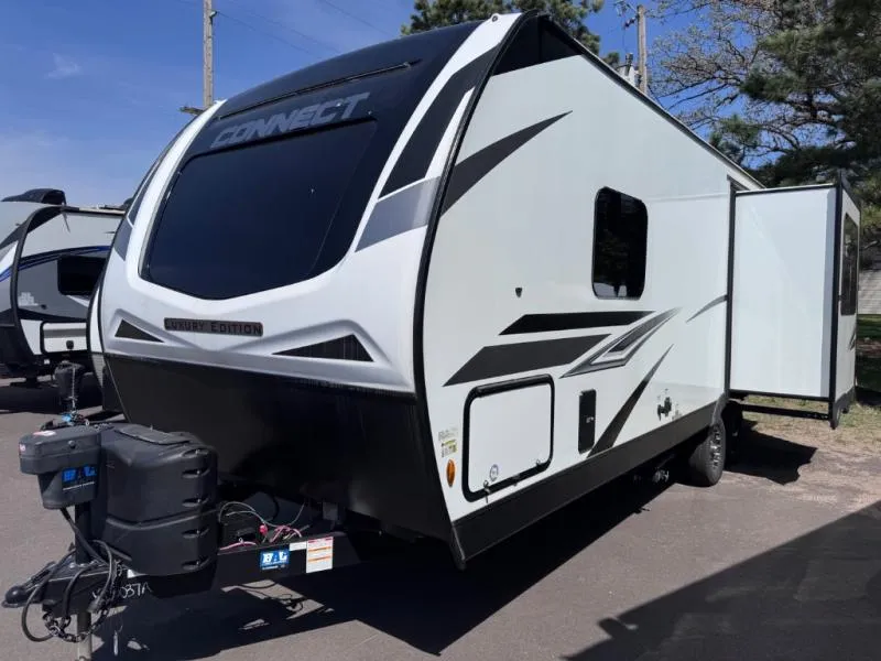 2023 KZ Connect 241RLK - Photo 3