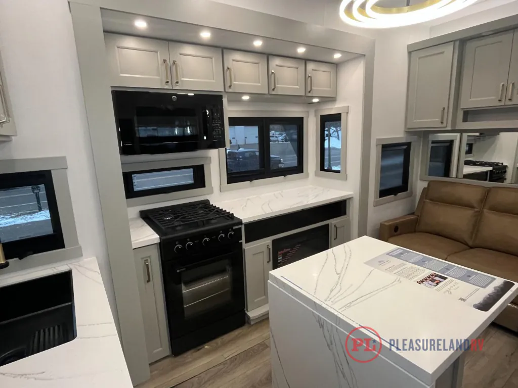 2026 Brinkley Model G 3520, Photos photo 18