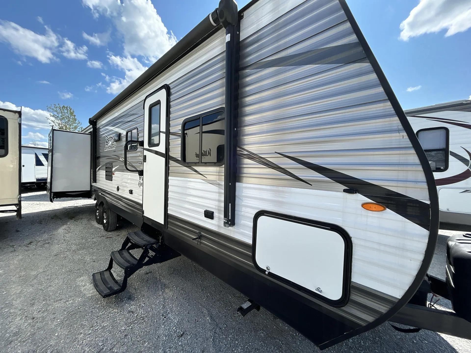 2018 Jayco Jay Flight 32TSBH - Photo 2