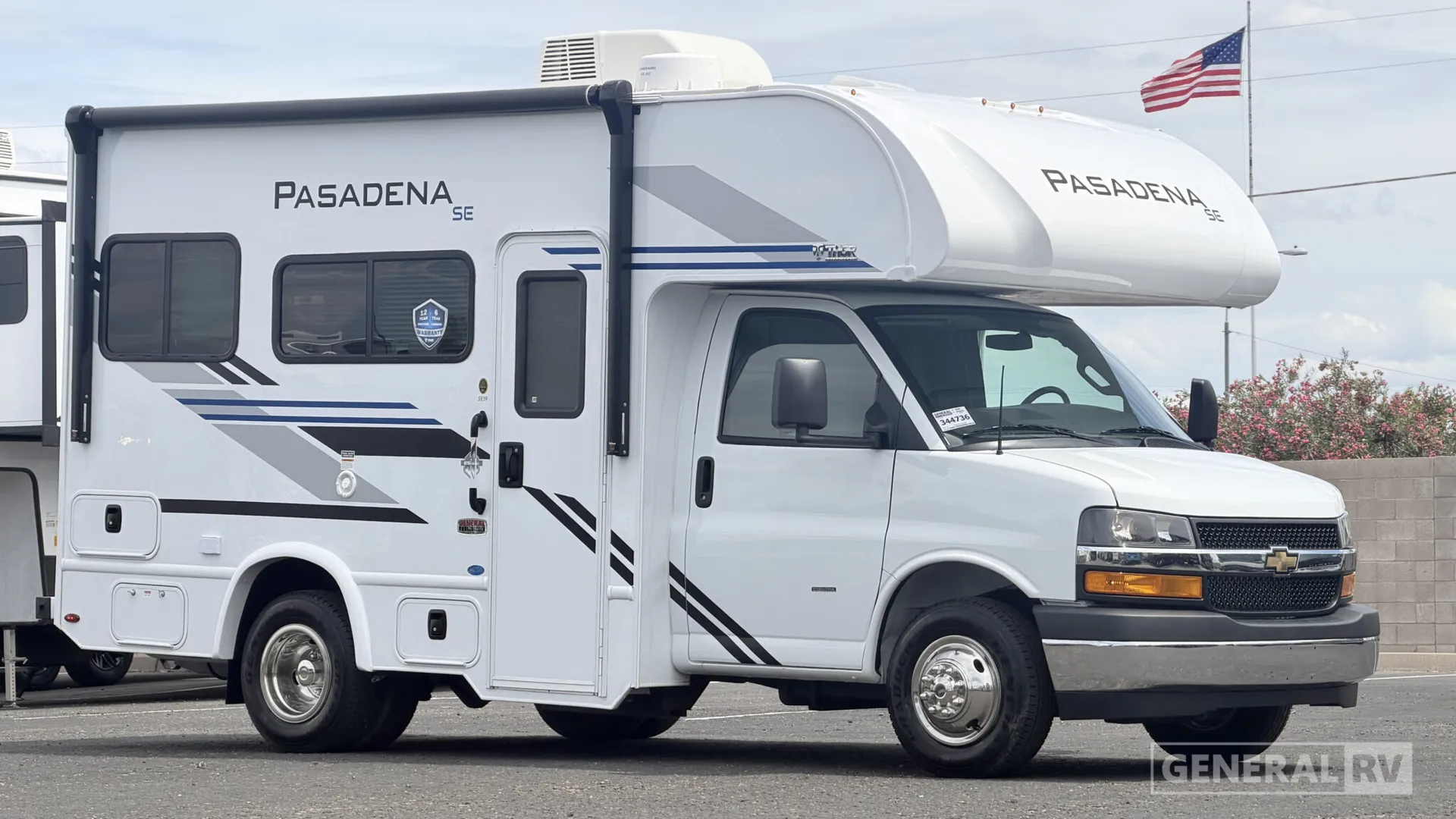 2026 Thor Motor Coach Pasadena SE SE19 Chevy - Photo 2