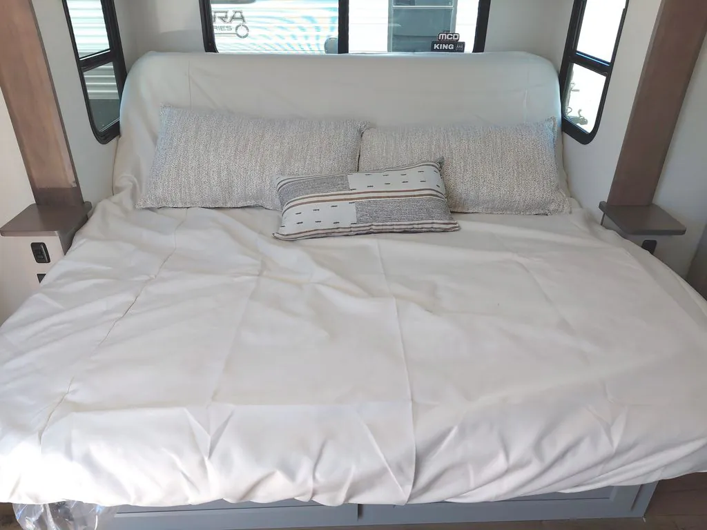 2026 Alliance RV Benchmark 44RKL - Photo 3