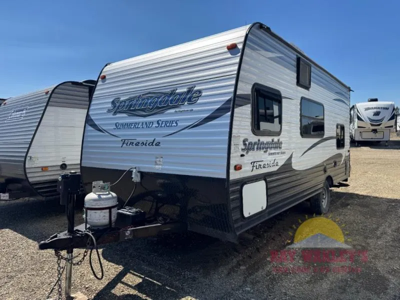 2016 Keystone RV Summerland Mini 1800BH - Photo 3