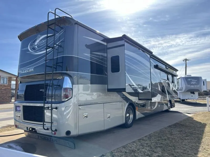 2019 Tiffin Phaeton 40 AH - Photo 2
