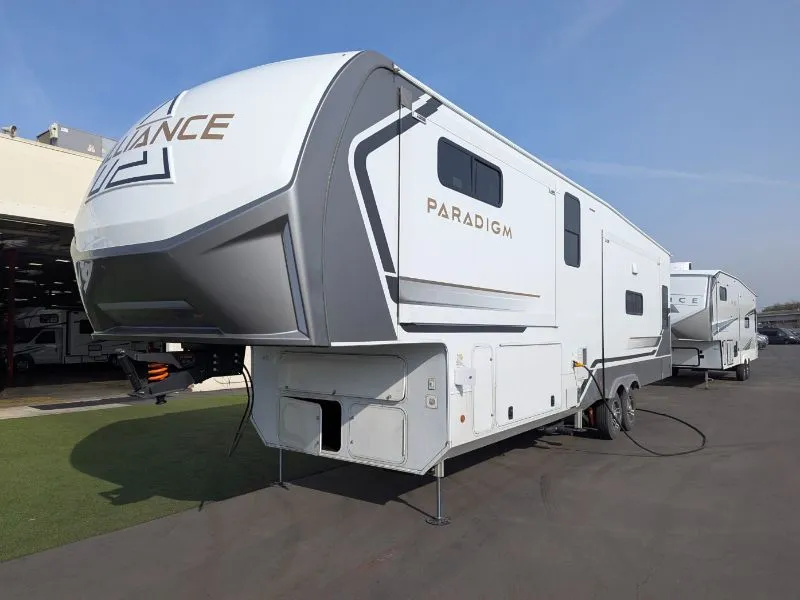 2025 Alliance RV Paradigm 340RL - Photo 4