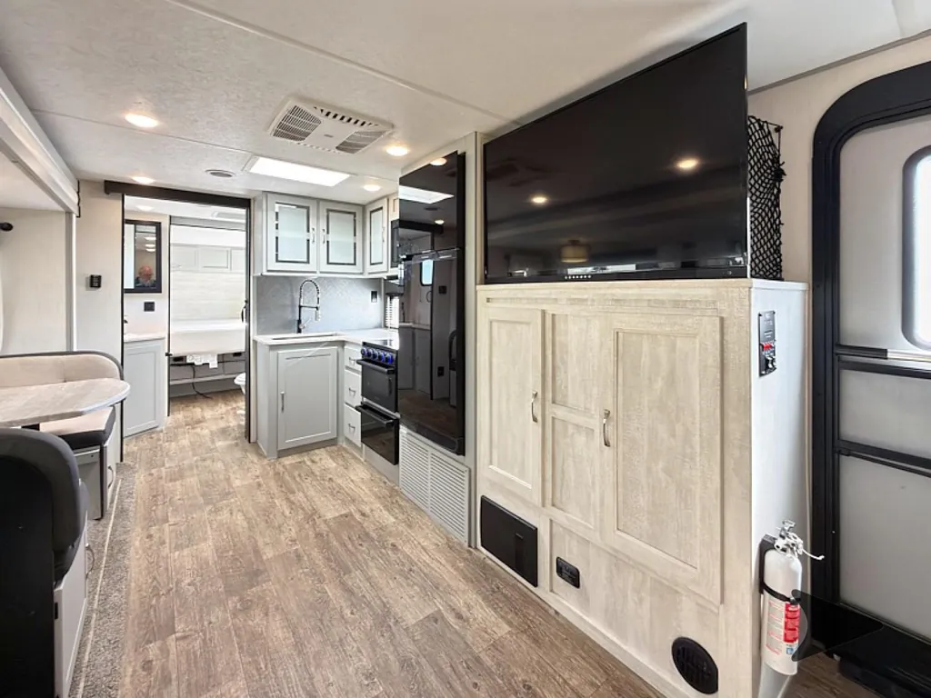 2022 Forest River Vibe 28BH, Photos photo 15