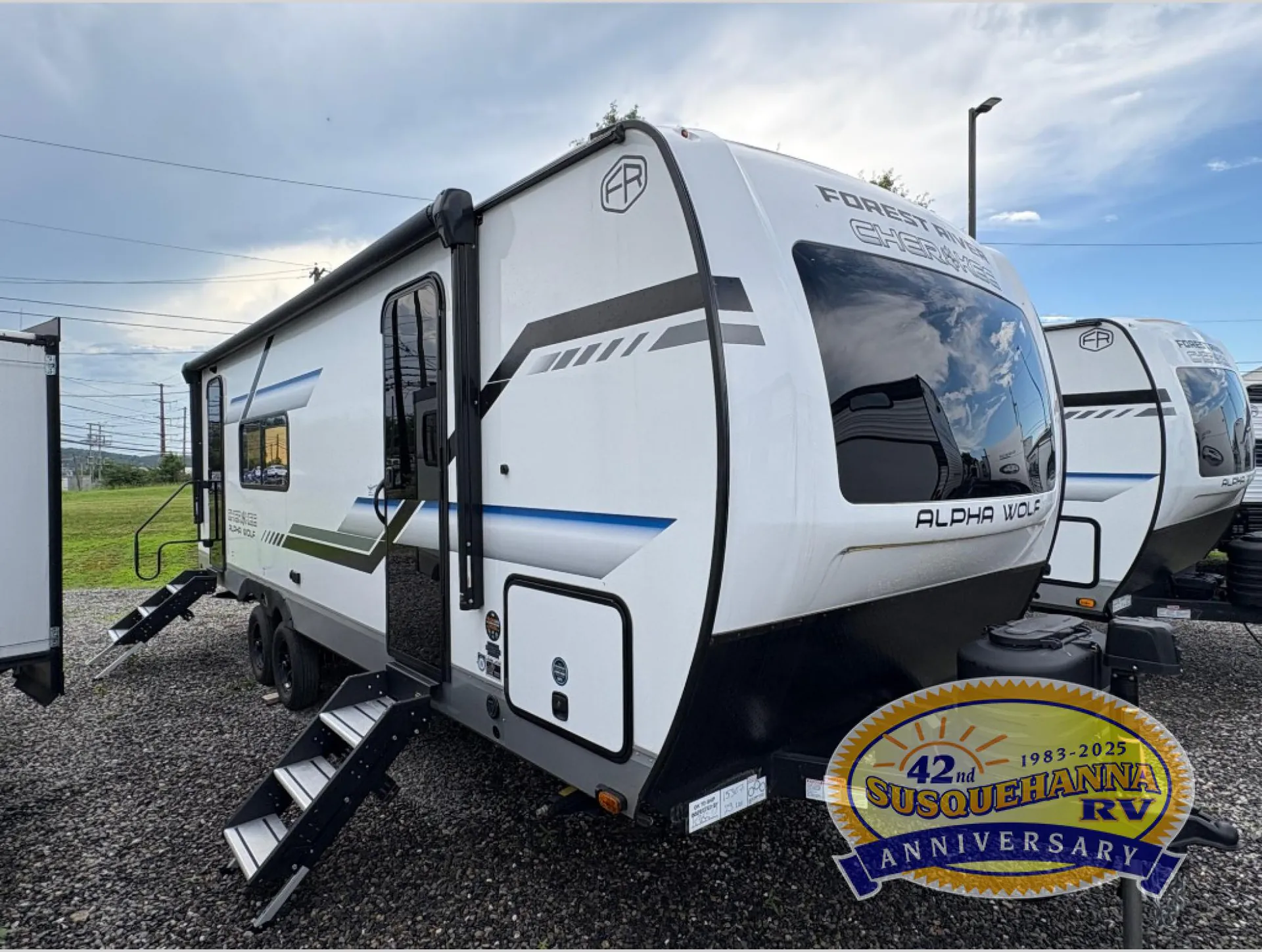 2025 Forest River Cherokee Alpha Wolf 23LDE - Photo 2