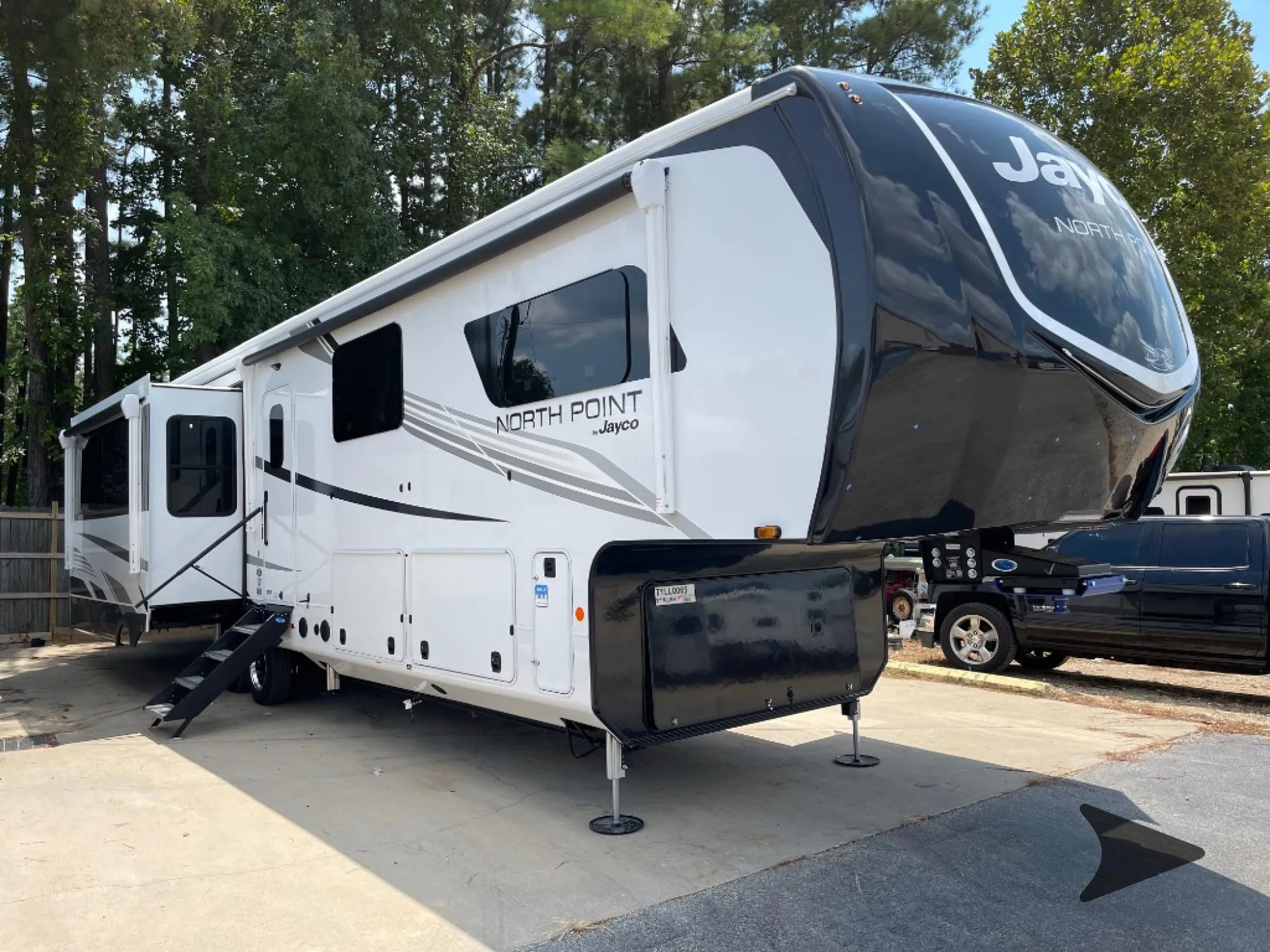 2026 Jayco North Point 377RLBH exterior