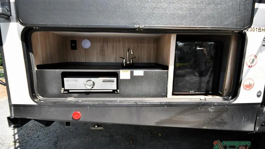 2022 Winnebago Minnie 2301BHS - Photo 2