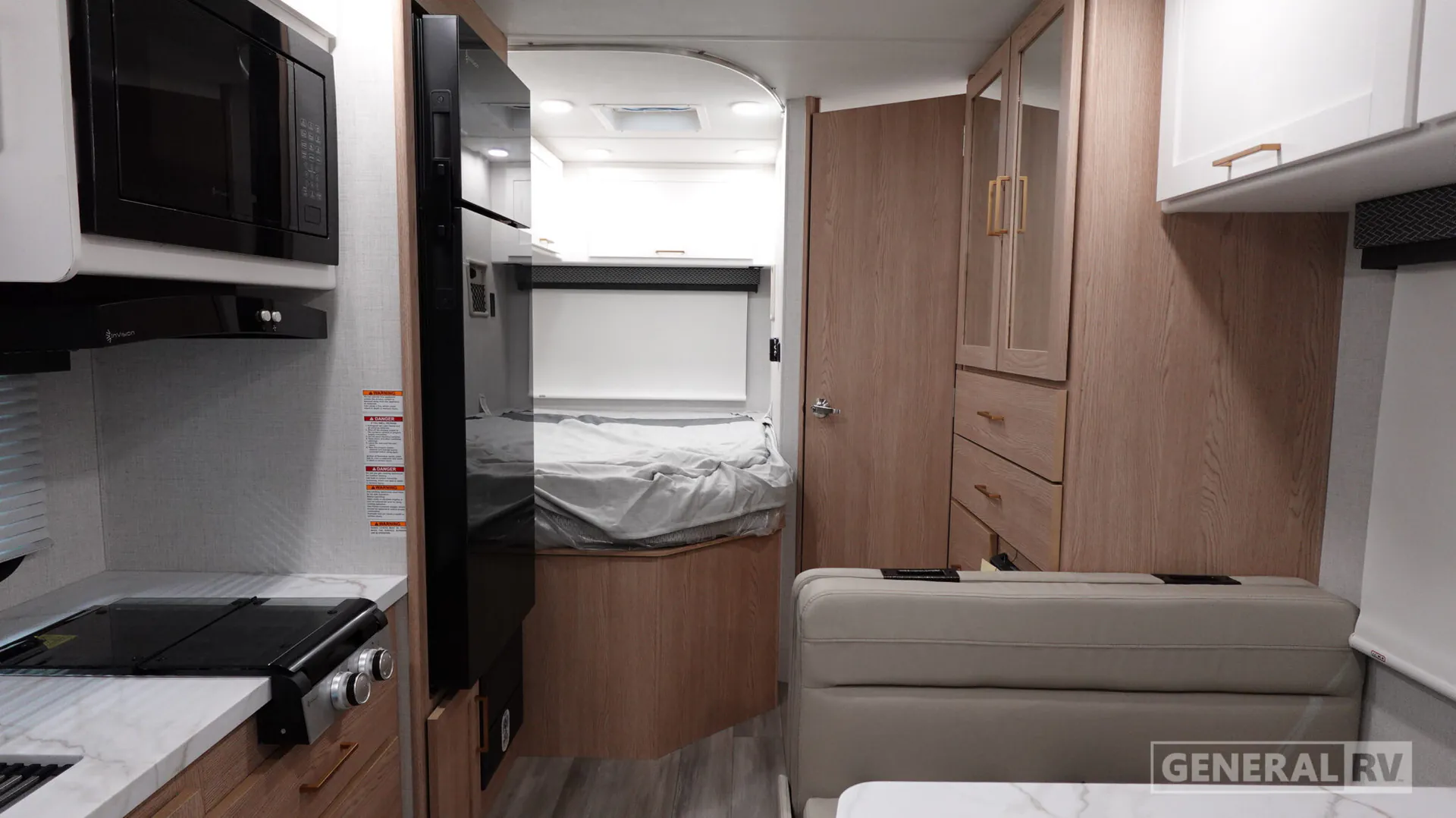 2027 Thor Motor Coach Four Winds 31H - Photo 3