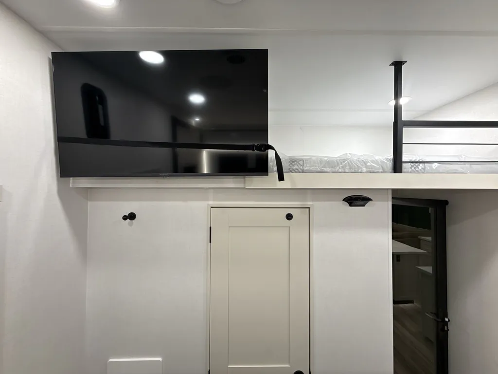 2027 Brinkley Model G 3970, Photos photo 33