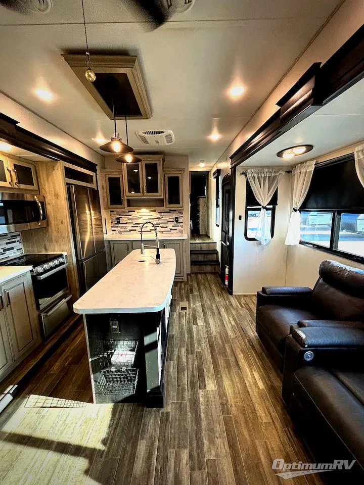 2022 Keystone Avalanche 390DS, Photos photo 6