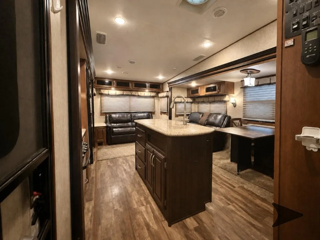 2017 Prime Time Crusader 295RST, Photos photo 4