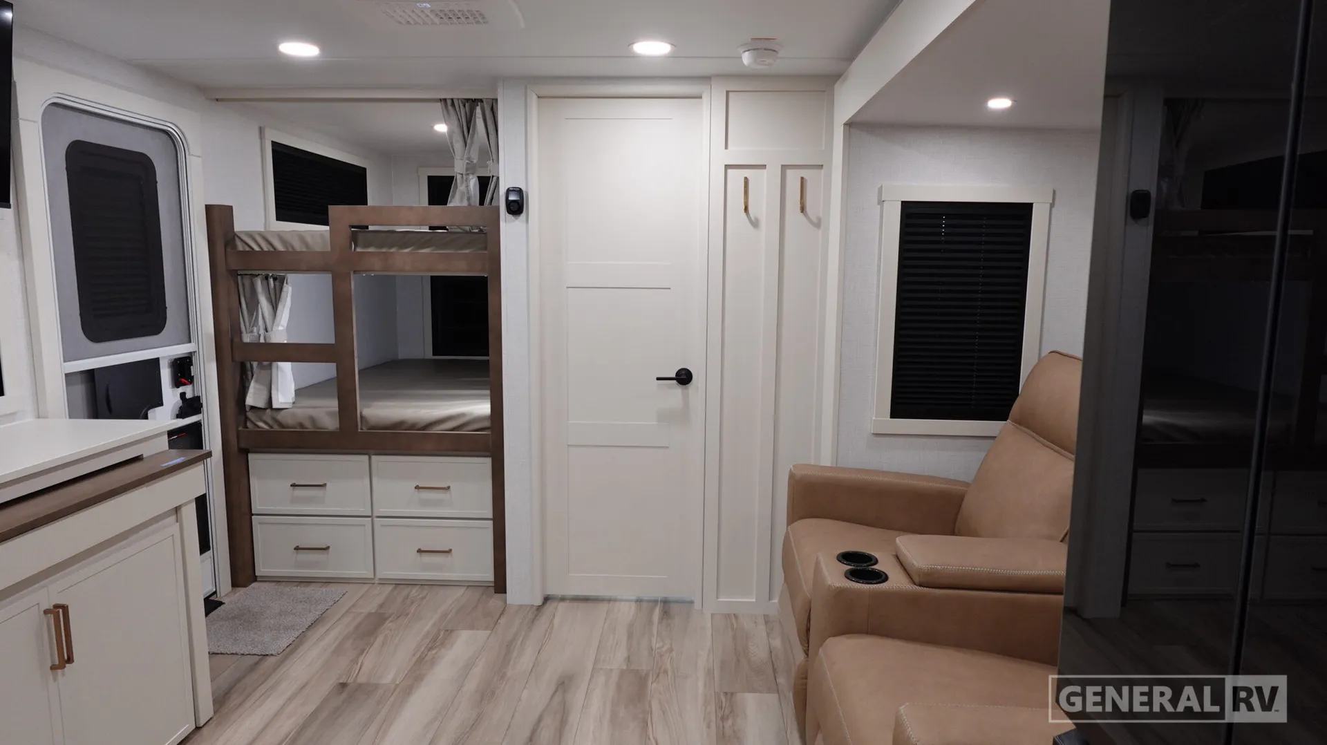 2027 Brinkley Model Ix 24X - Photo 3