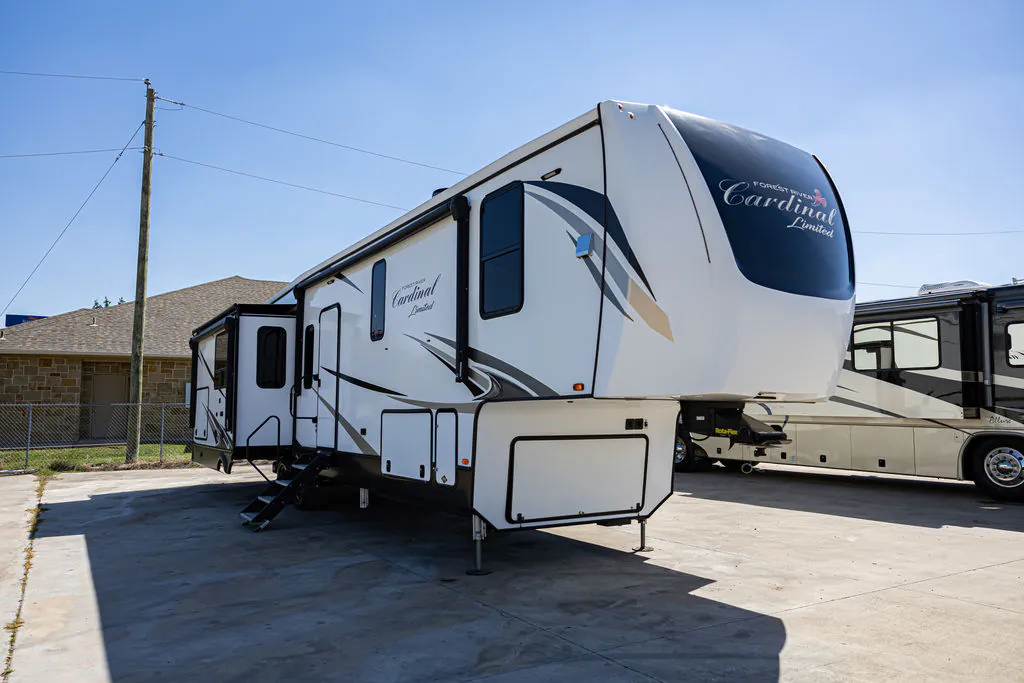 2021 Forest River Cardinal Limited 366DVLE - Photo 3