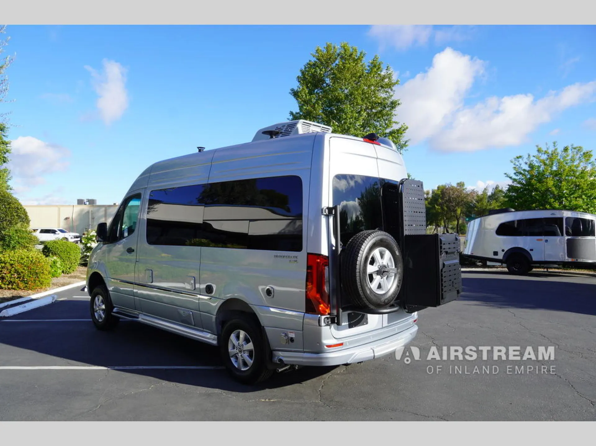 2025 Airstream Interstate 19 AWD - Photo 2