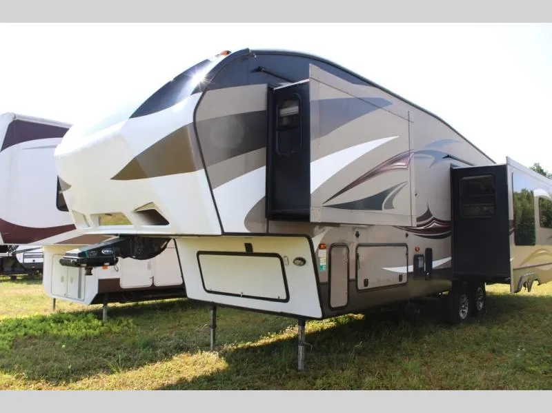 2015 Keystone Cougar 303RLS - Photo 2