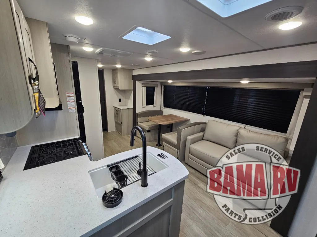 2027 Coachmen Catalina Legacy Edition 333DBDSCK, Photos photo 7