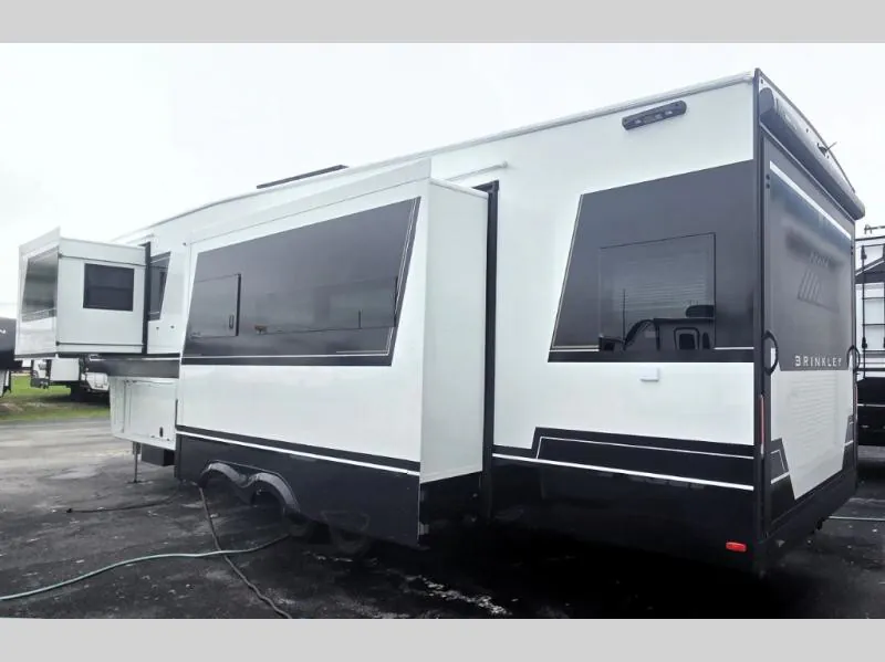 2026 Brinkley Model Z 3420, Photos photo 4