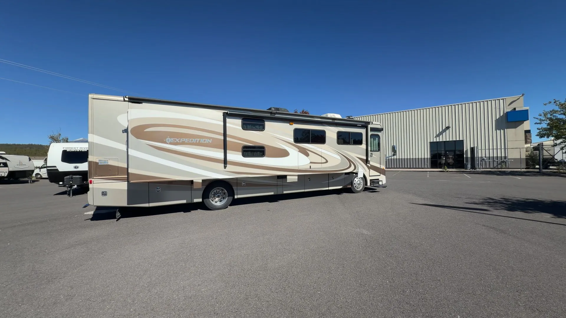 2013 Fleetwood Expedition 38B - Photo 3