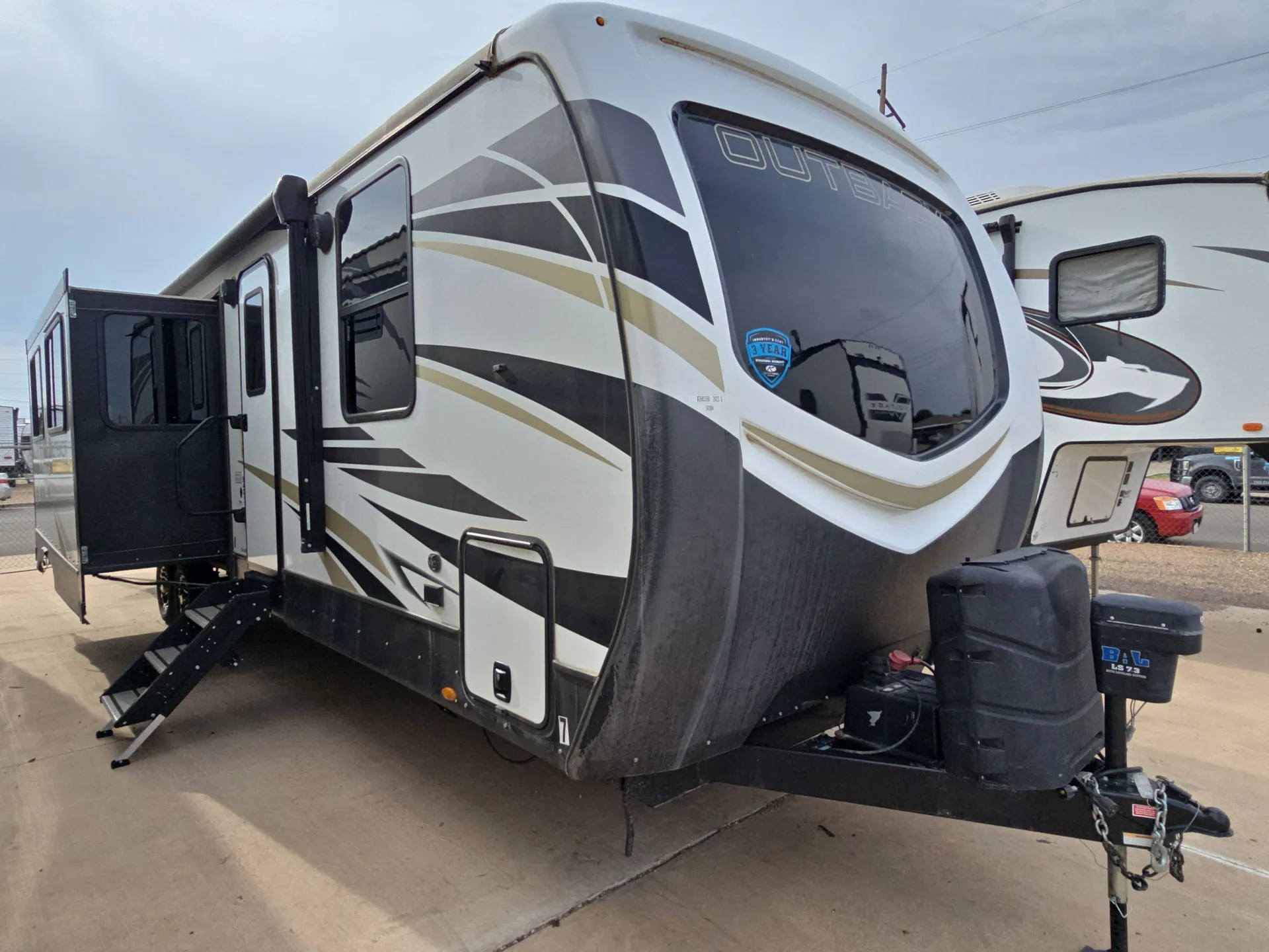 2023 Keystone Outback 340BH dealer photo 1 from Camping World