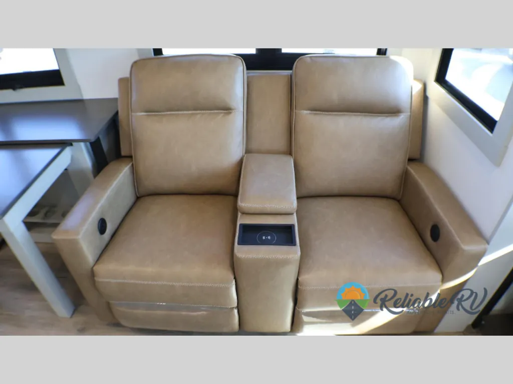 2026 Brinkley Model Z 3100, Photos photo 17