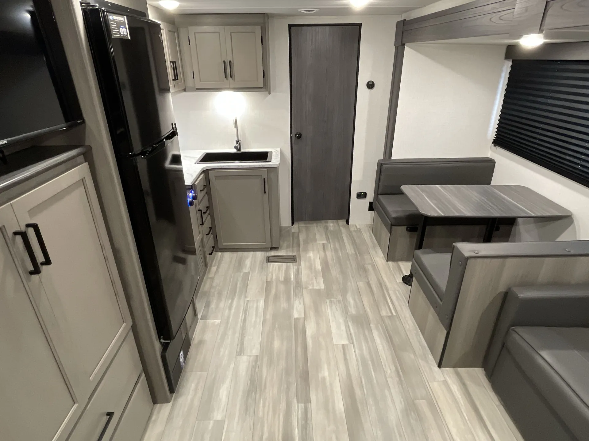 2024 Keystone Hideout Sport Double 291BR — living area main