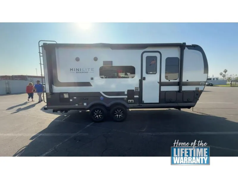 2026 Forest River Rockwood Mini Lite 2108RB - Photo 3