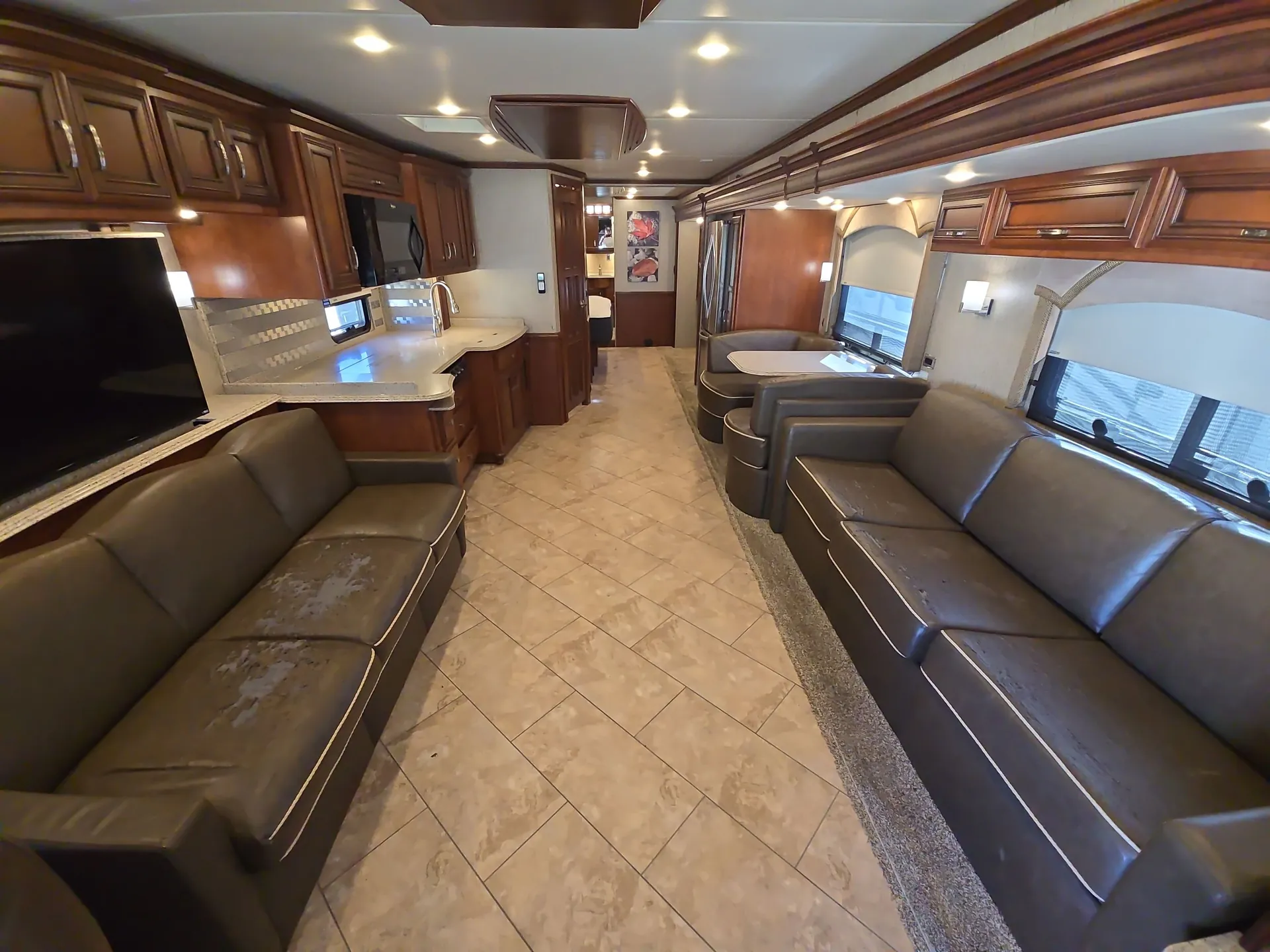 2016 Newmar Ventana 4037 — living area main