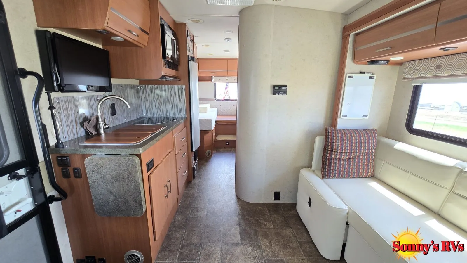 2013 Itasca View Profile 24V - Photo 4