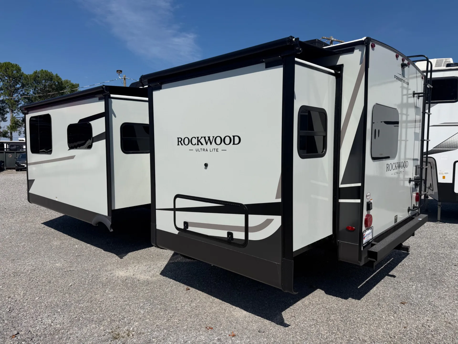 2027 Forest River Rockwood Ultra Lite 2608BS — Photo 7