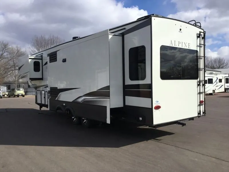 2022 Keystone Alpine 3220RL - Photo 4