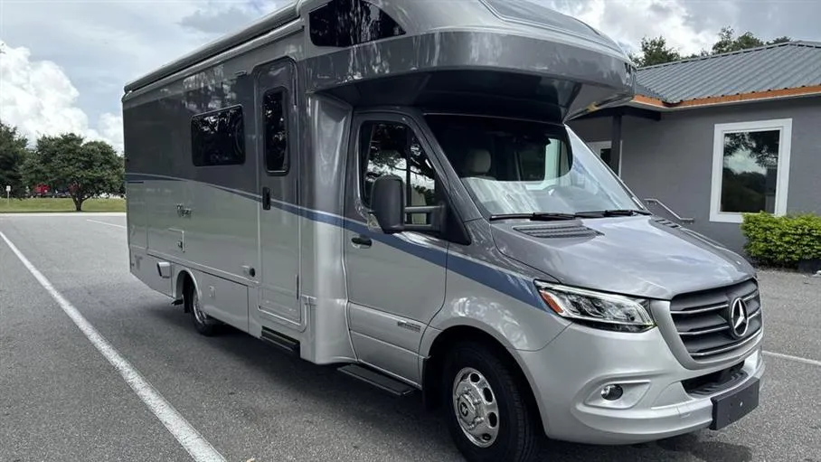 2025 Winnebago View 24T AWD - Photo 2