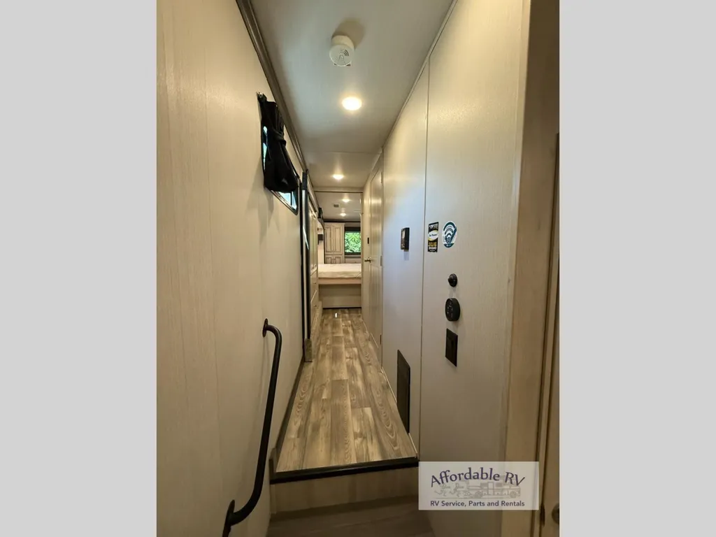 2022 Forest River Cardinal Luxury 380RLX, Photos photo 18
