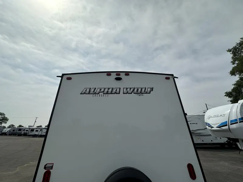 2019 Forest River Cherokee Alpha Wolf 26DBH-L, Photos photo 9
