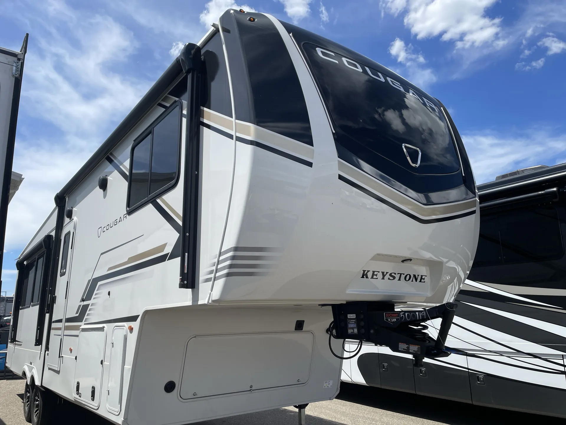 2027 Keystone Cougar 290RLS - Photo 2