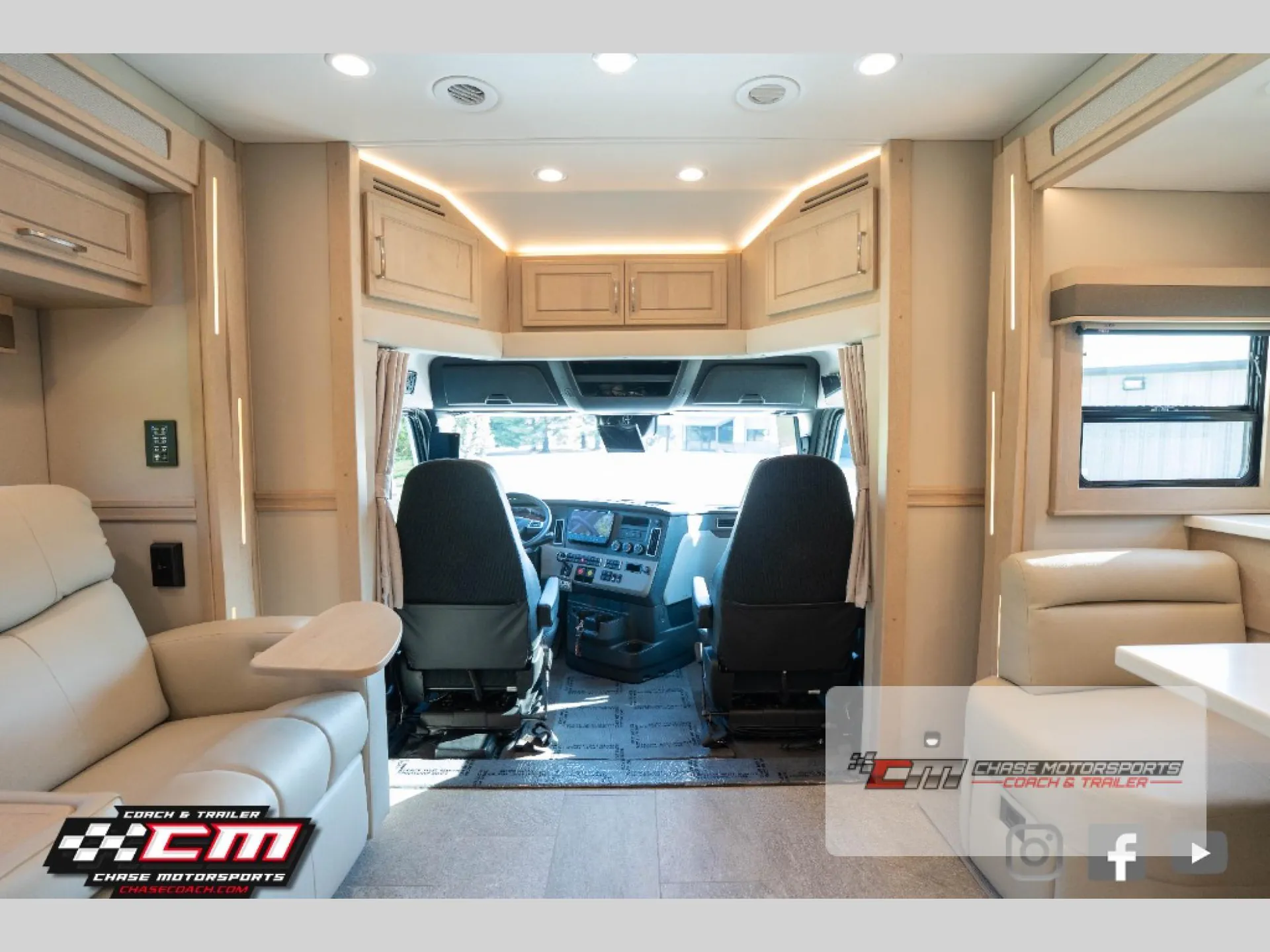 2027 Renegade RV Explorer 38EMB - Photo 4