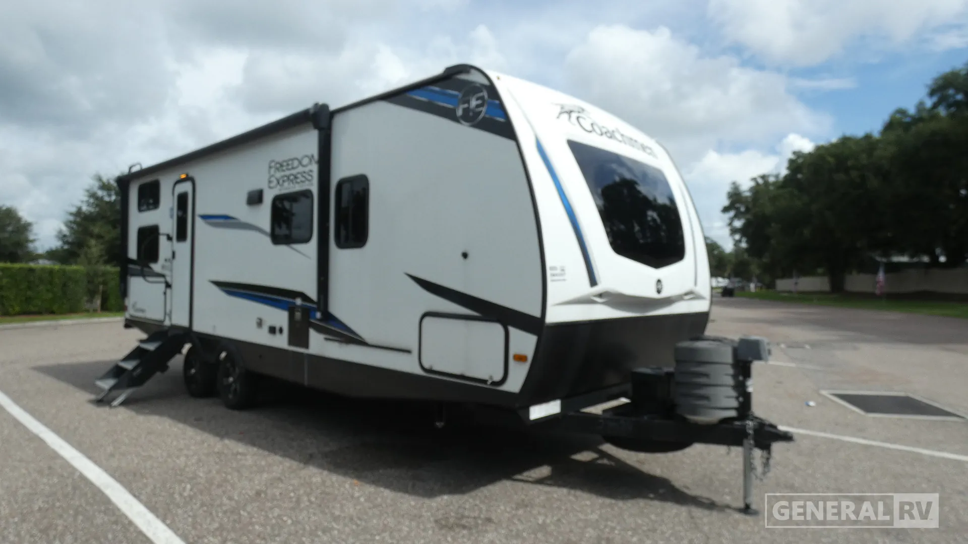 2024 Coachmen Freedom Express Ultra Lite 258BHS - Photo 2