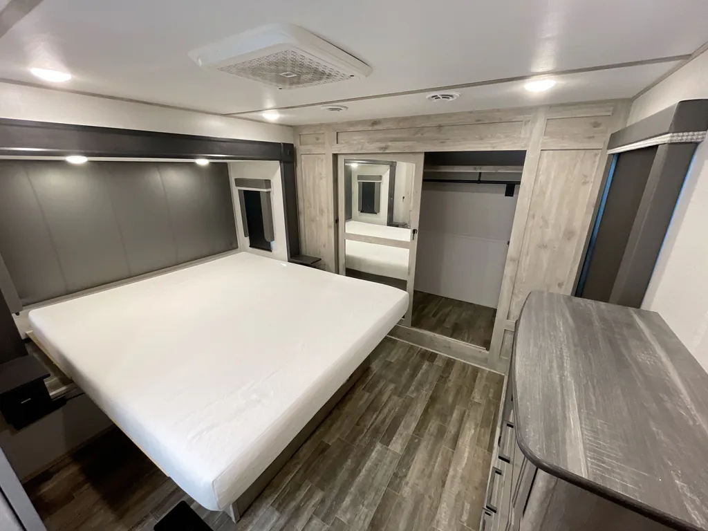 2023 Keystone Avalanche 390DS, Photos photo 14