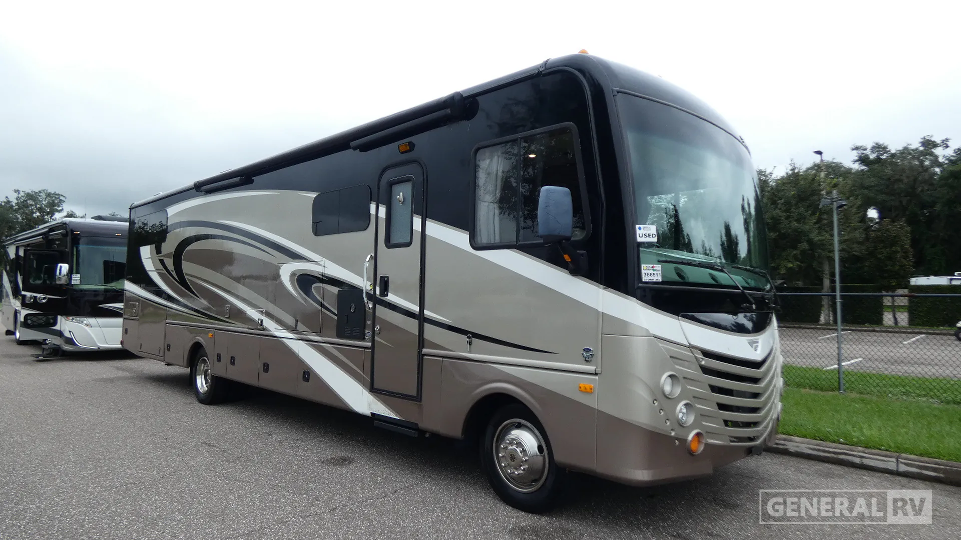 2017 Fleetwood Storm 36D - Photo 2