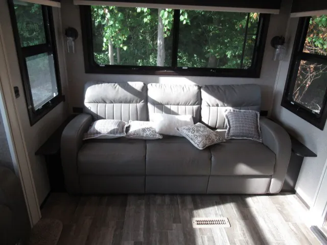 2020 Jayco North Point 387FBTS, Photos photo 6
