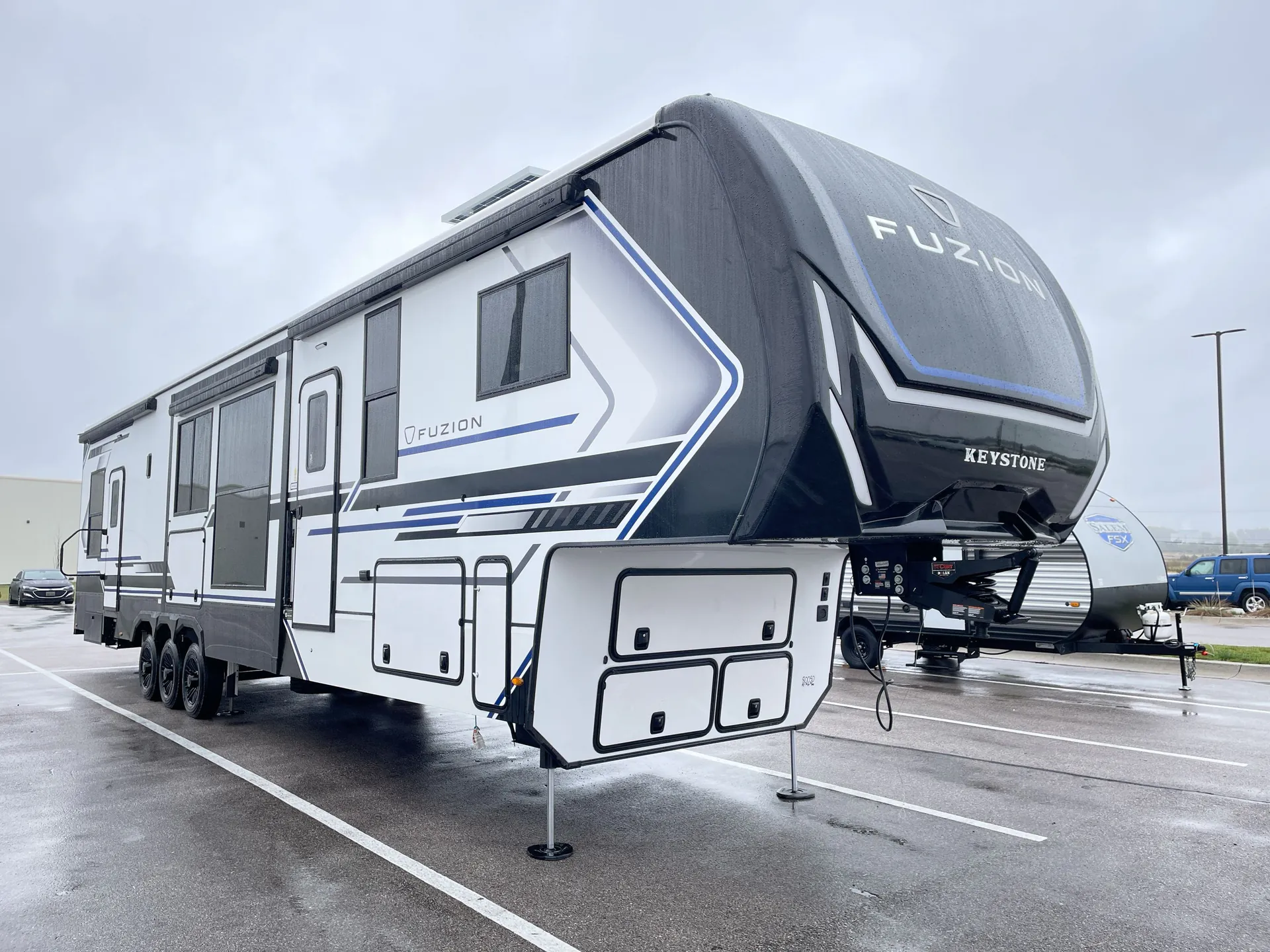 2026 Keystone Fuzion 440 - Main photo