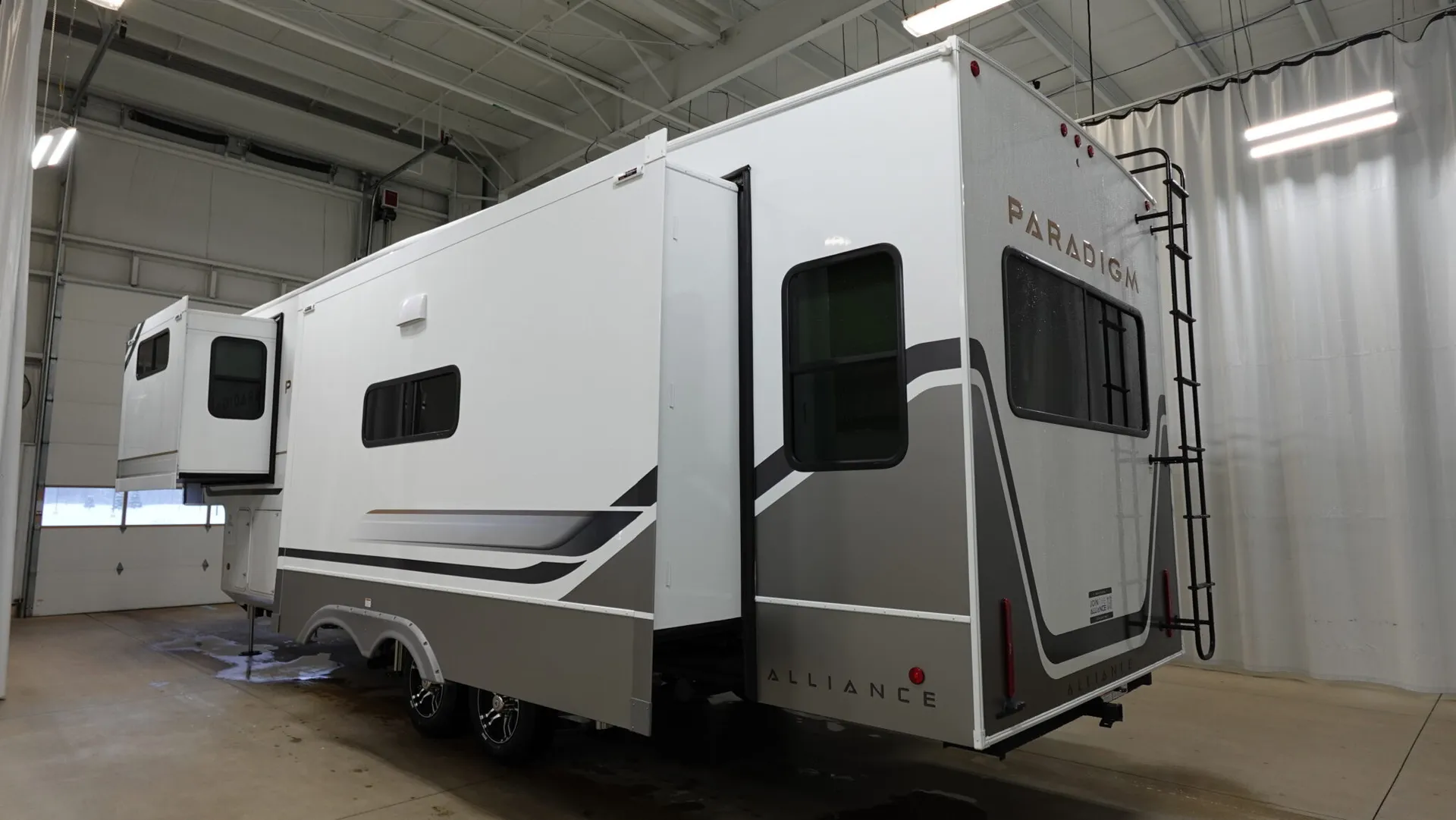 2026 Alliance RV Paradigm 310RL - Photo 4