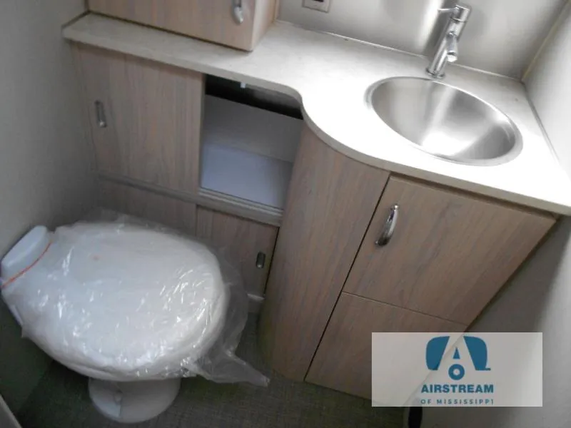 2026 Airstream Globetrotter 27FB - Photo 3