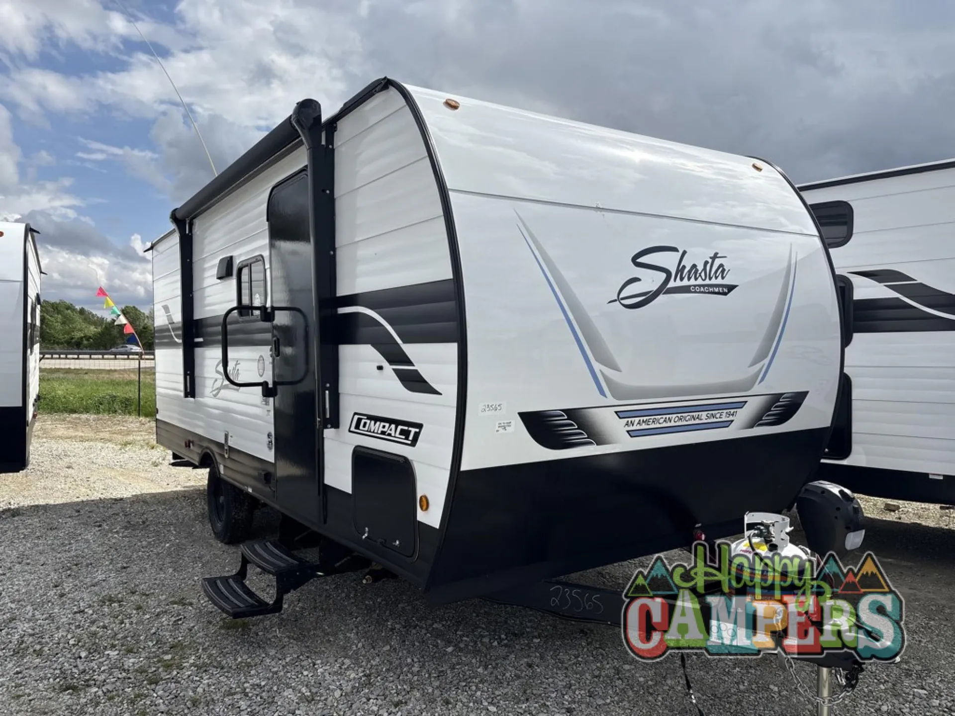 2025 Shasta RVs Compact 18DBL - Photo 2