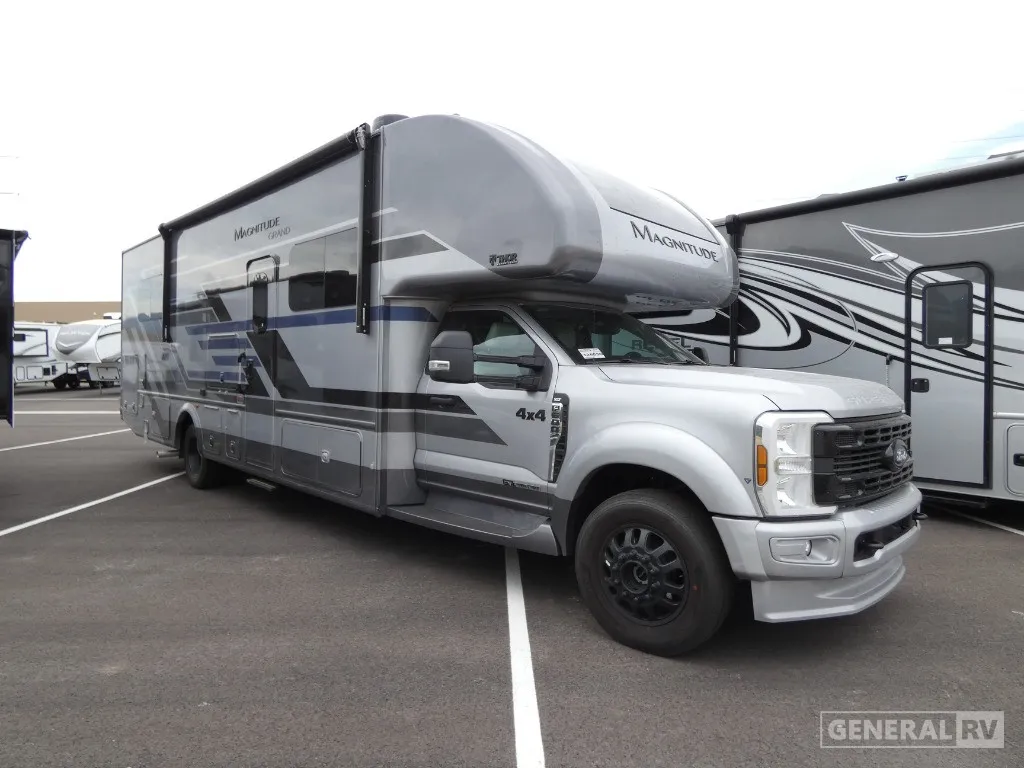 2026 Thor Motor Coach Magnitude GRAND L35 - Photo 2